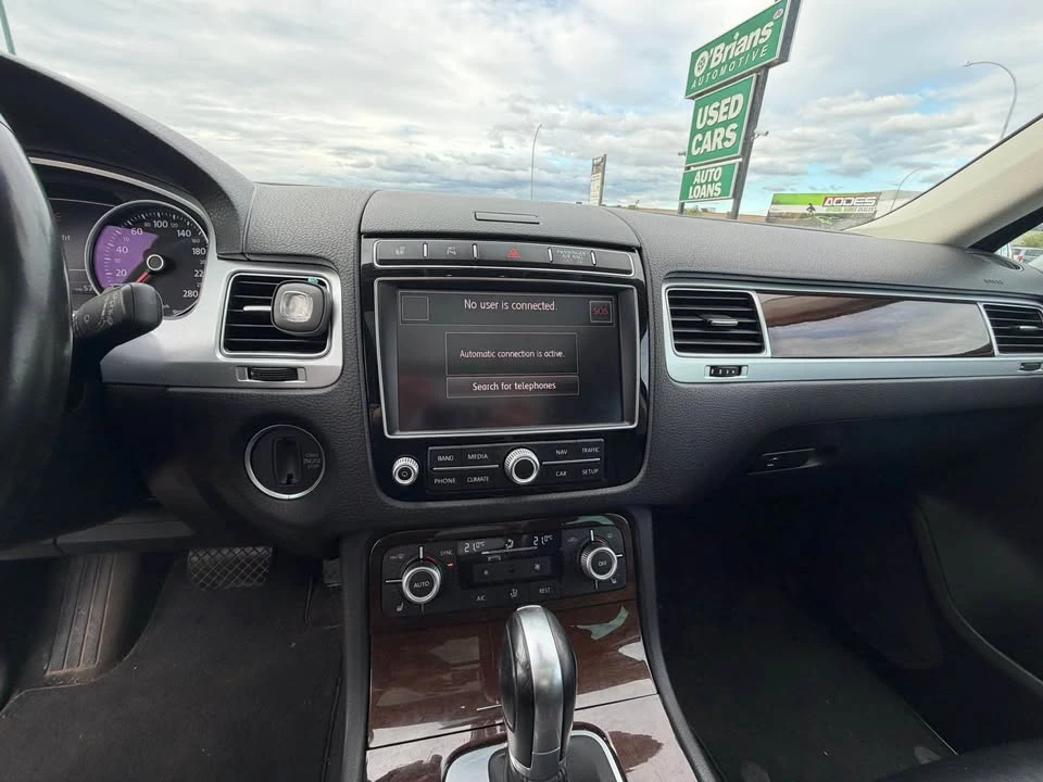 2016 Volkswagen Touareg - Image 3 of 12