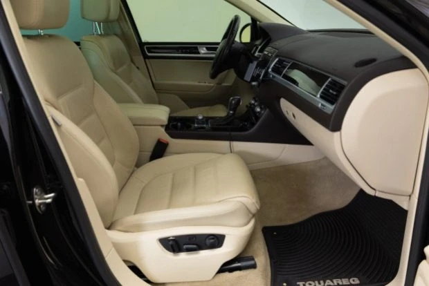 2016 Volkswagen Touareg - Image 4 of 8