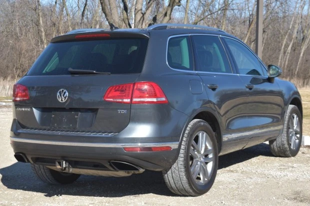 2016 Volkswagen Touareg - Image 2 of 7
