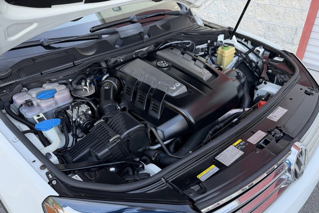 2016 Volkswagen Touareg - Image 6 of 7