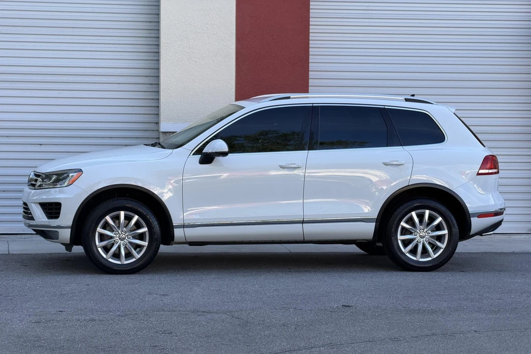 2016 Volkswagen Touareg - Image 3 of 7