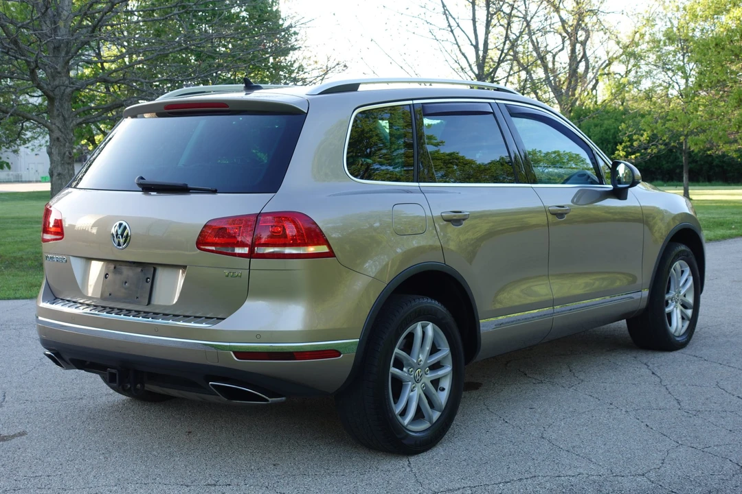 2016 Volkswagen Touareg - Image 13 of 31