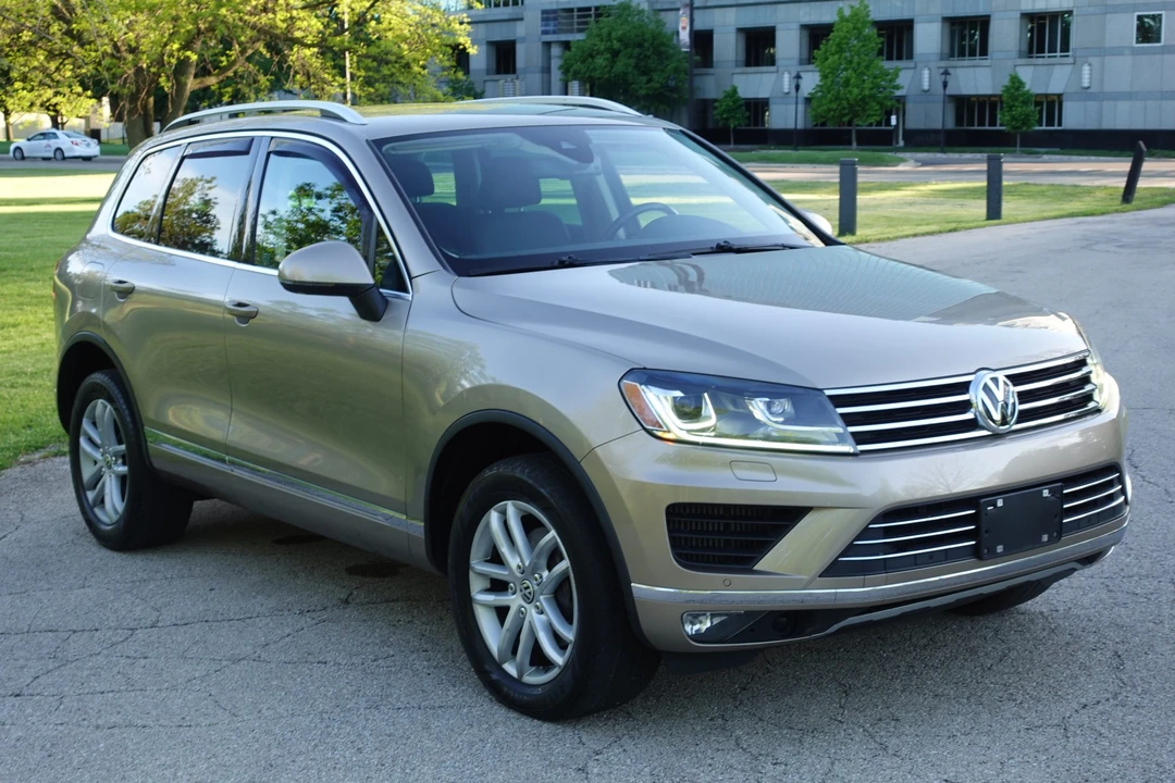 2016 Volkswagen Touareg - Image 16 of 31