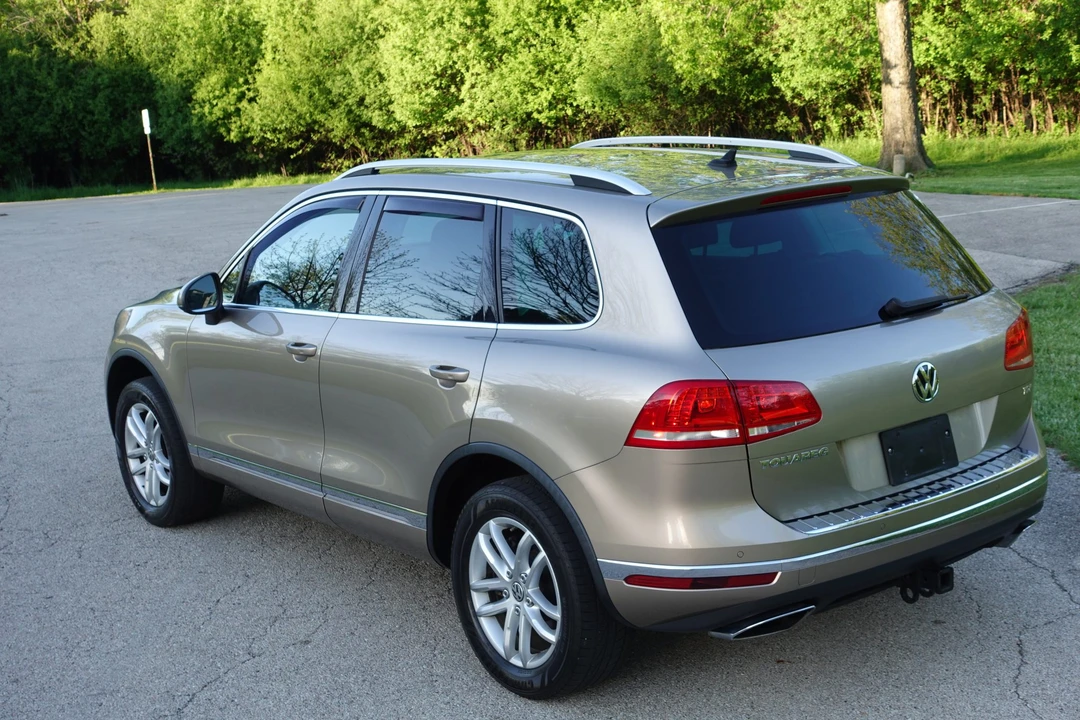 2016 Volkswagen Touareg - Image 9 of 31