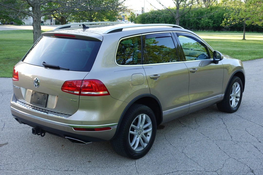 2016 Volkswagen Touareg - Image 12 of 31