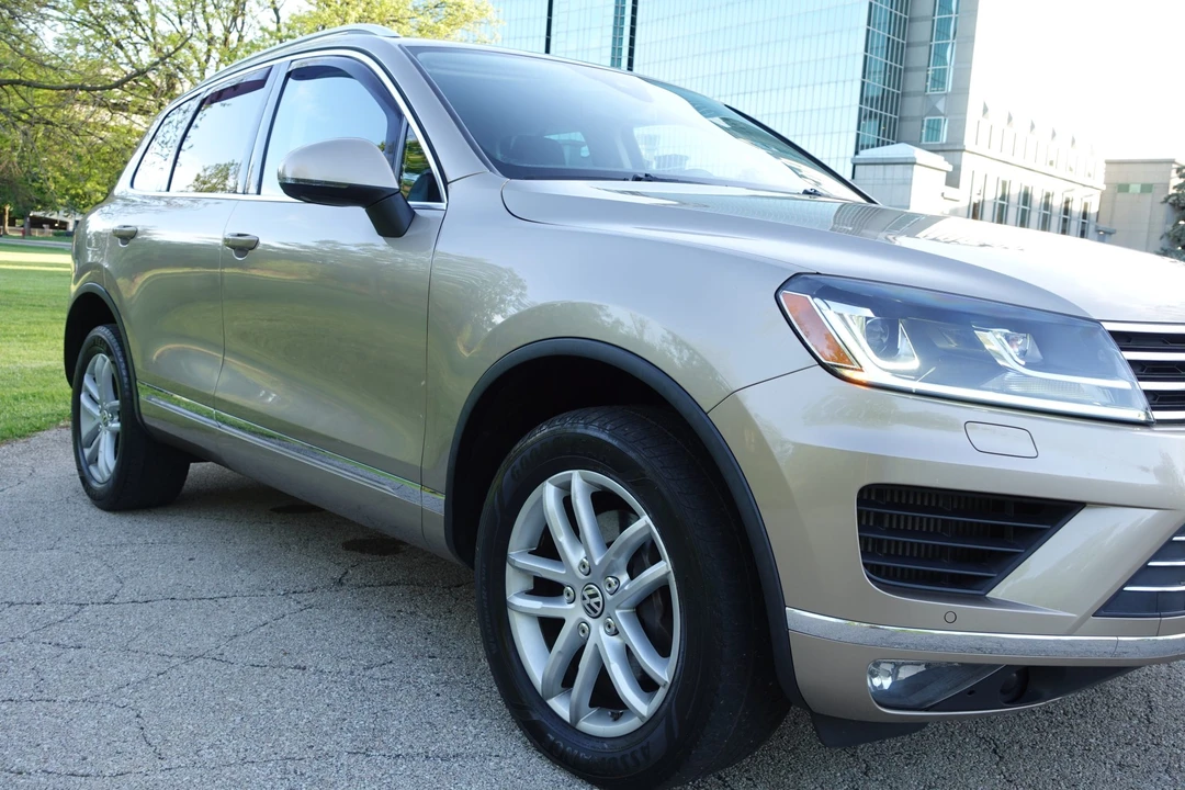 2016 Volkswagen Touareg - Image 19 of 31