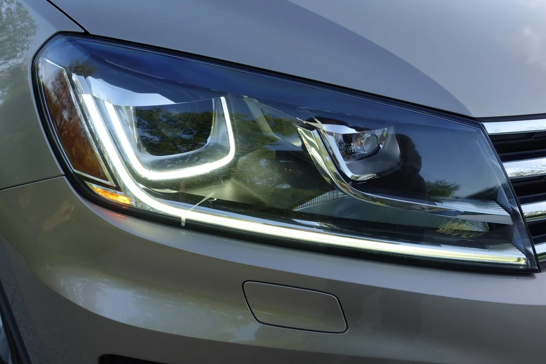 2016 Volkswagen Touareg - Image 29 of 31