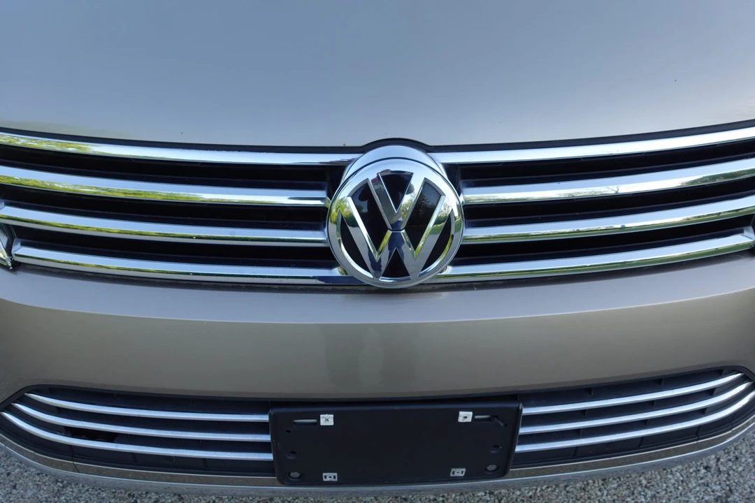2016 Volkswagen Touareg - Image 28 of 31