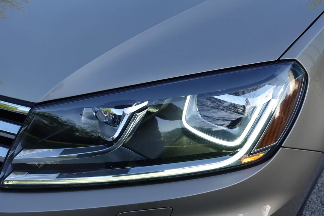 2016 Volkswagen Touareg - Image 30 of 31