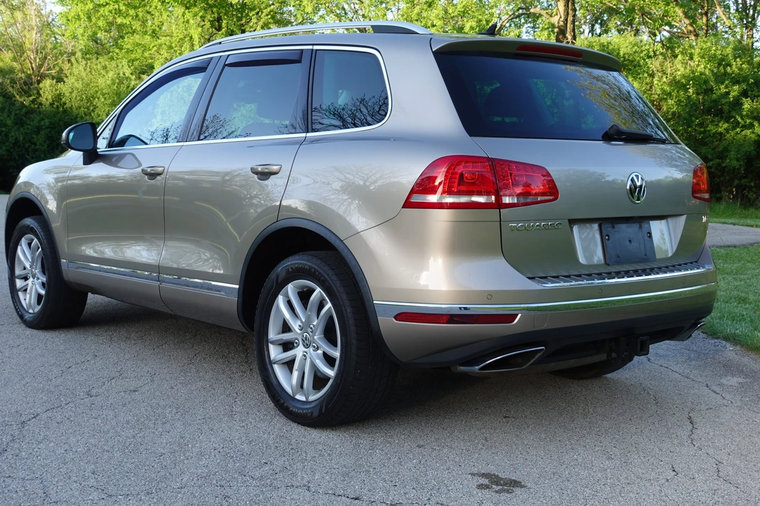 2016 Volkswagen Touareg - Image 10 of 31