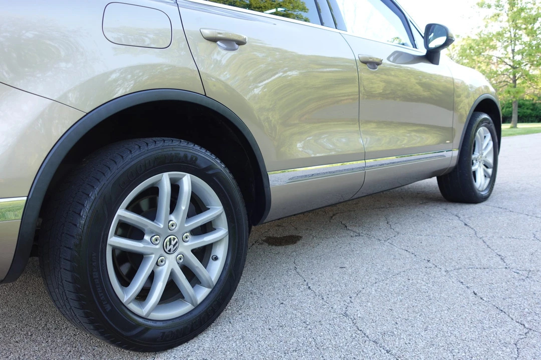 2016 Volkswagen Touareg - Image 21 of 31