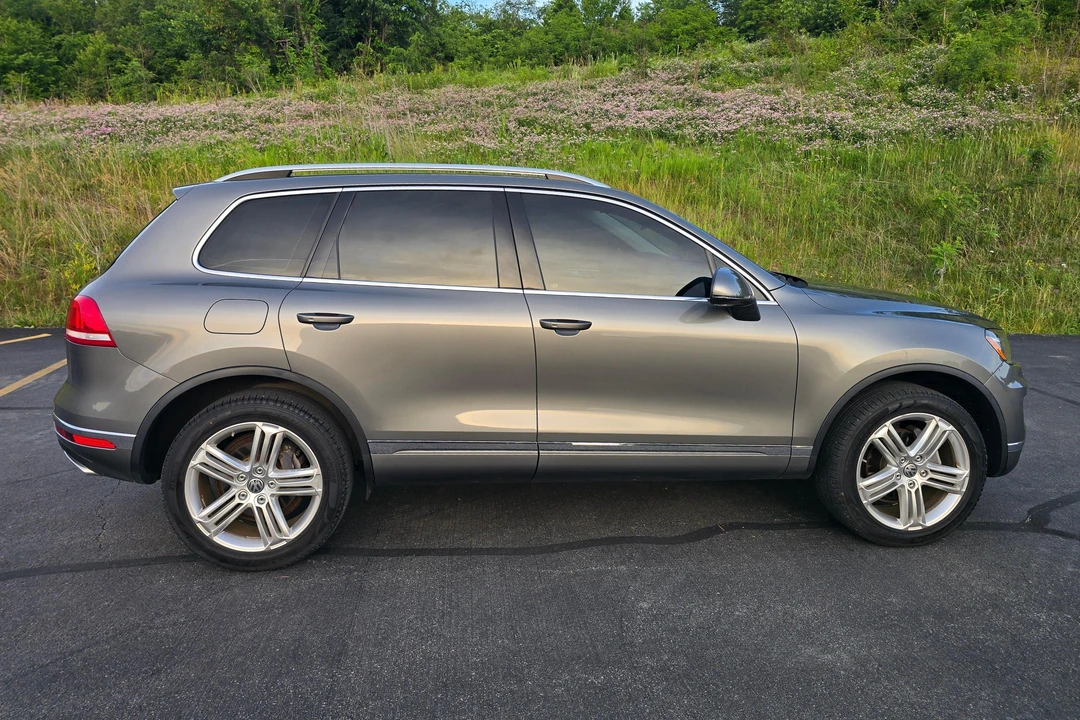 2016 Volkswagen Touareg - Image 3 of 31