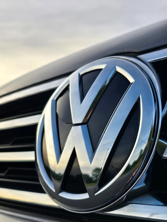 2016 Volkswagen Touareg - Image 15 of 31