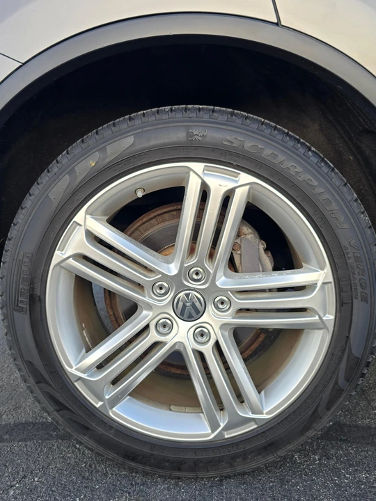 2016 Volkswagen Touareg - Image 22 of 31