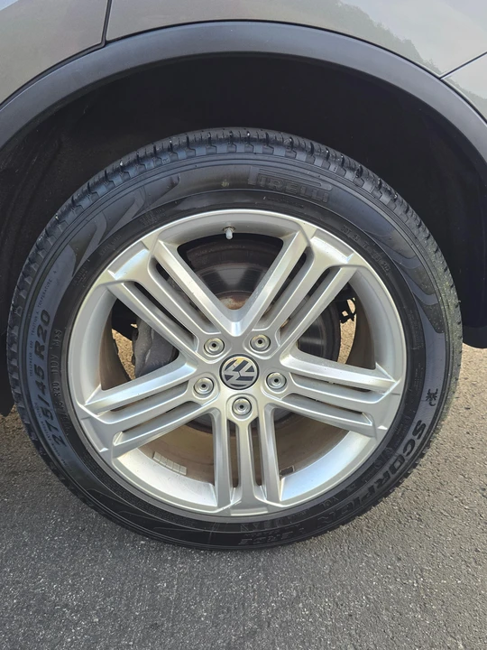 2016 Volkswagen Touareg - Image 21 of 31