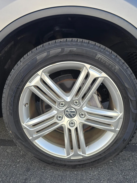 2016 Volkswagen Touareg - Image 23 of 31
