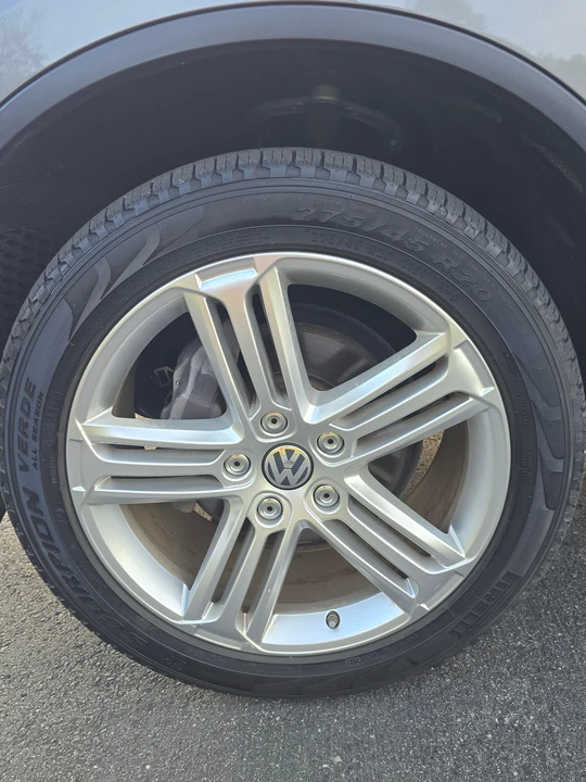 2016 Volkswagen Touareg - Image 20 of 31