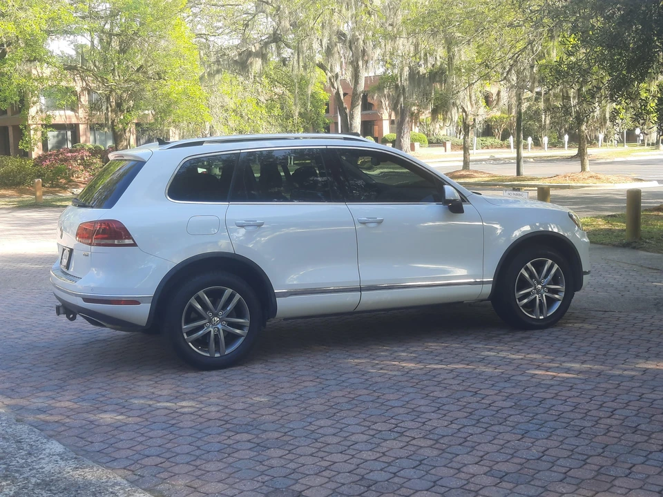 2016 Volkswagen Touareg - Image 21 of 31