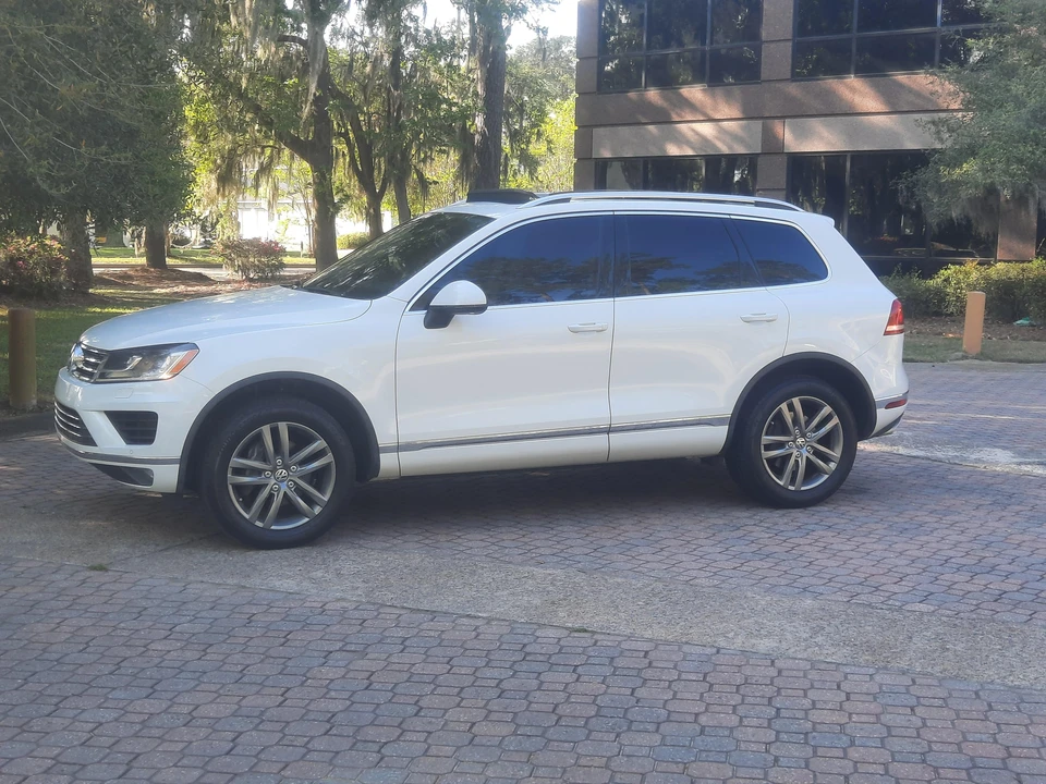 2016 Volkswagen Touareg - Image 12 of 31