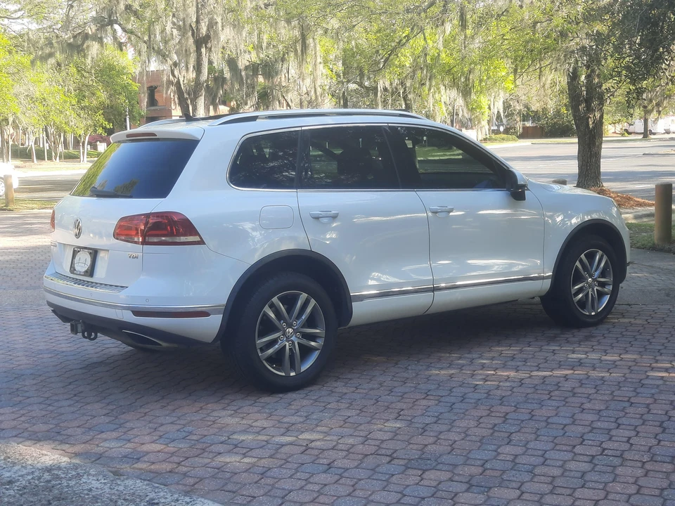 2016 Volkswagen Touareg - Image 19 of 31