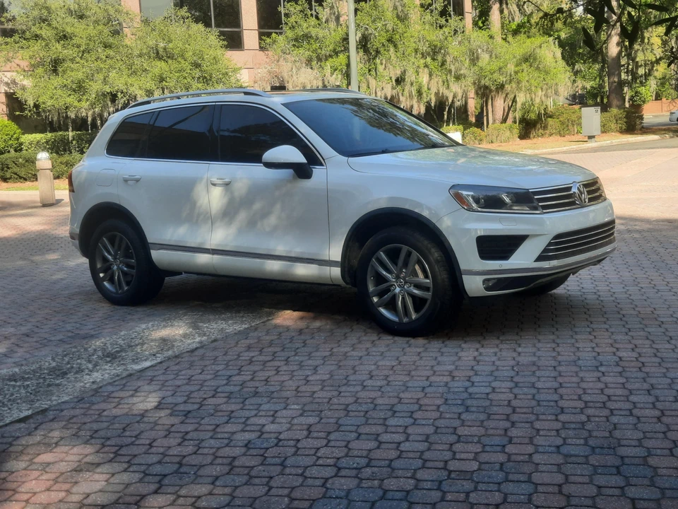 2016 Volkswagen Touareg - Image 22 of 31