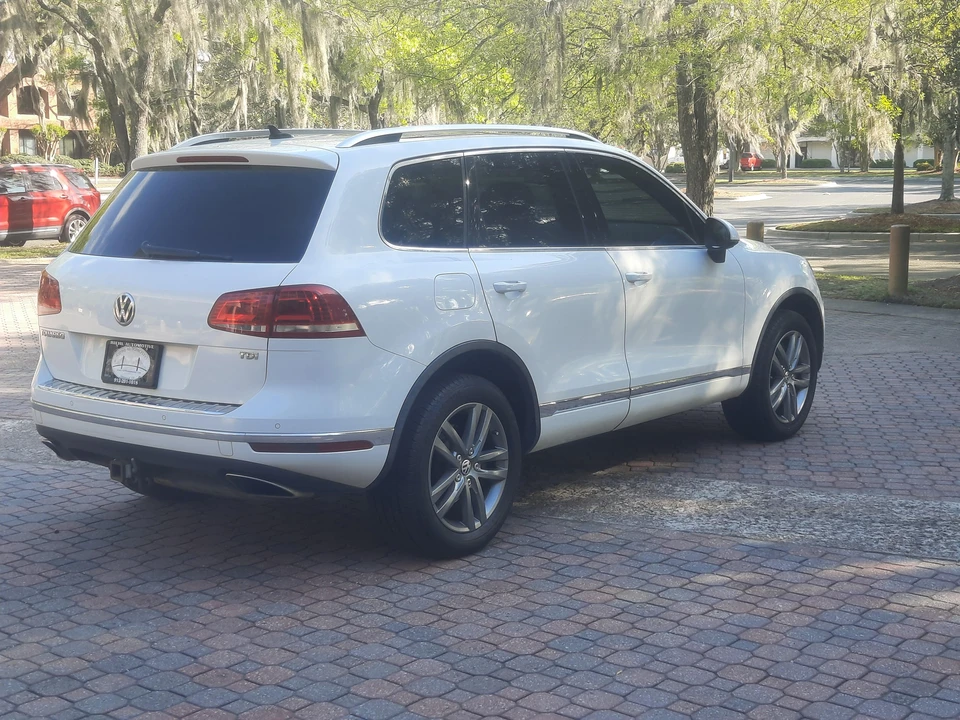 2016 Volkswagen Touareg - Image 18 of 31