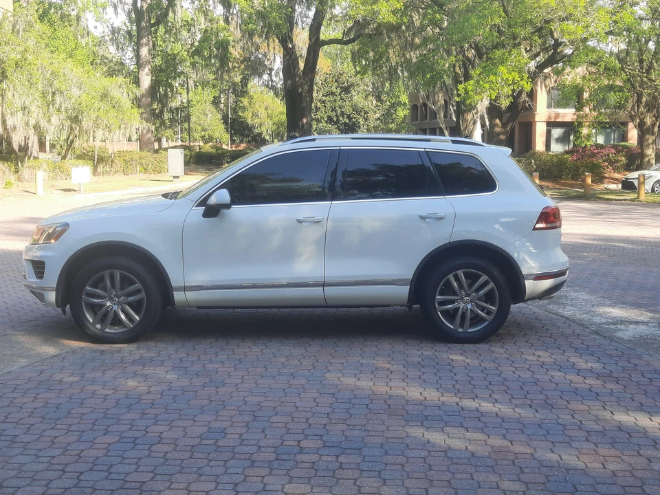 2016 Volkswagen Touareg - Image 13 of 31