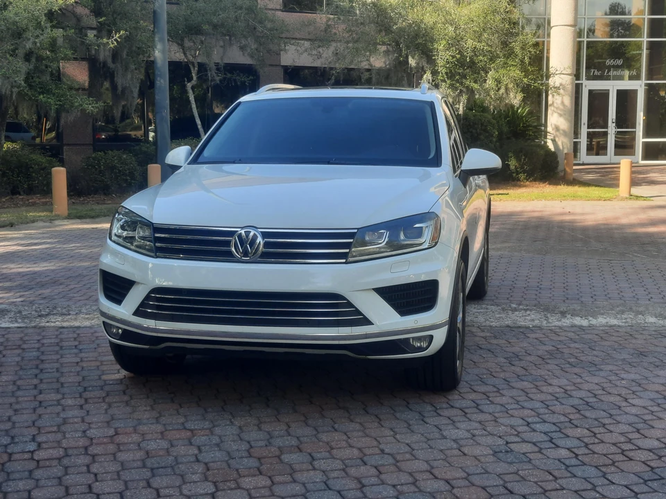 2016 Volkswagen Touareg - Image 6 of 31