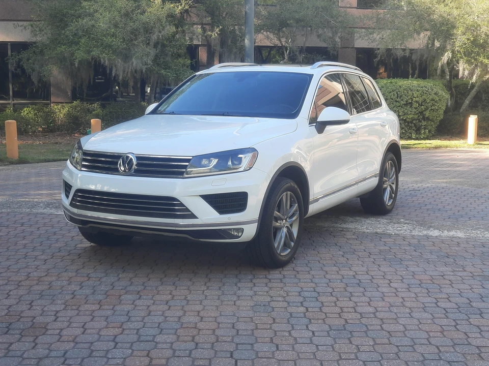 2016 Volkswagen Touareg - Image 8 of 31