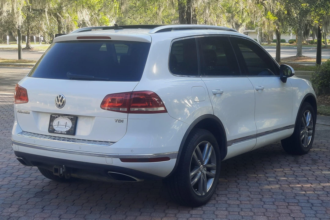 2016 Volkswagen Touareg - Image 4 of 31