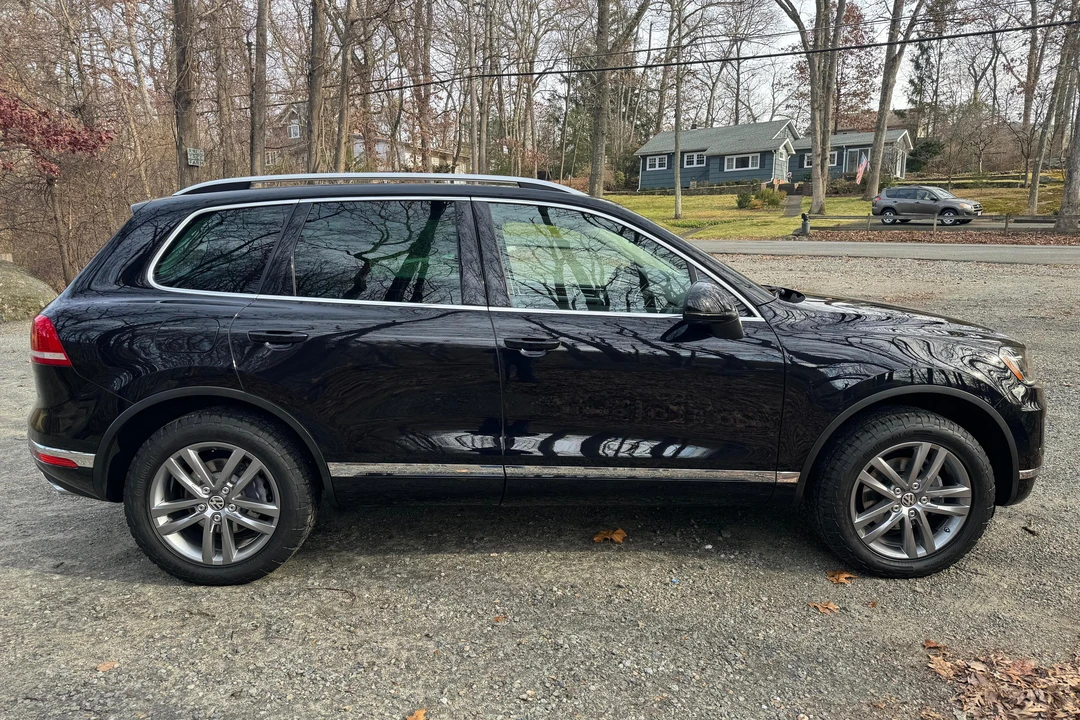 2016 Volkswagen Touareg - Image 3 of 31