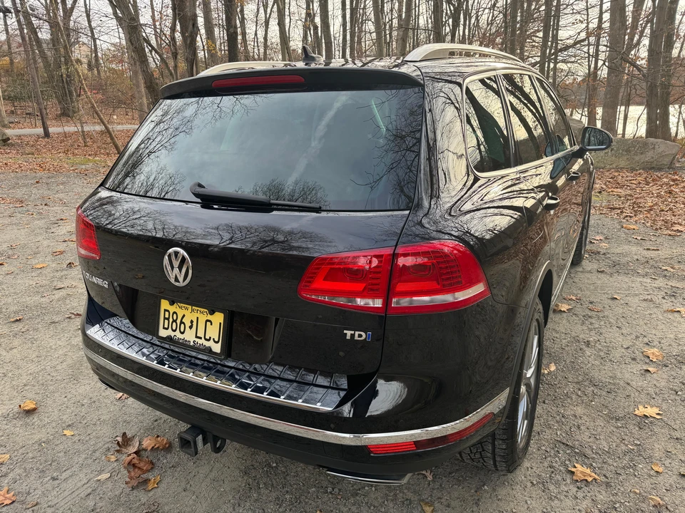 2016 Volkswagen Touareg - Image 9 of 31
