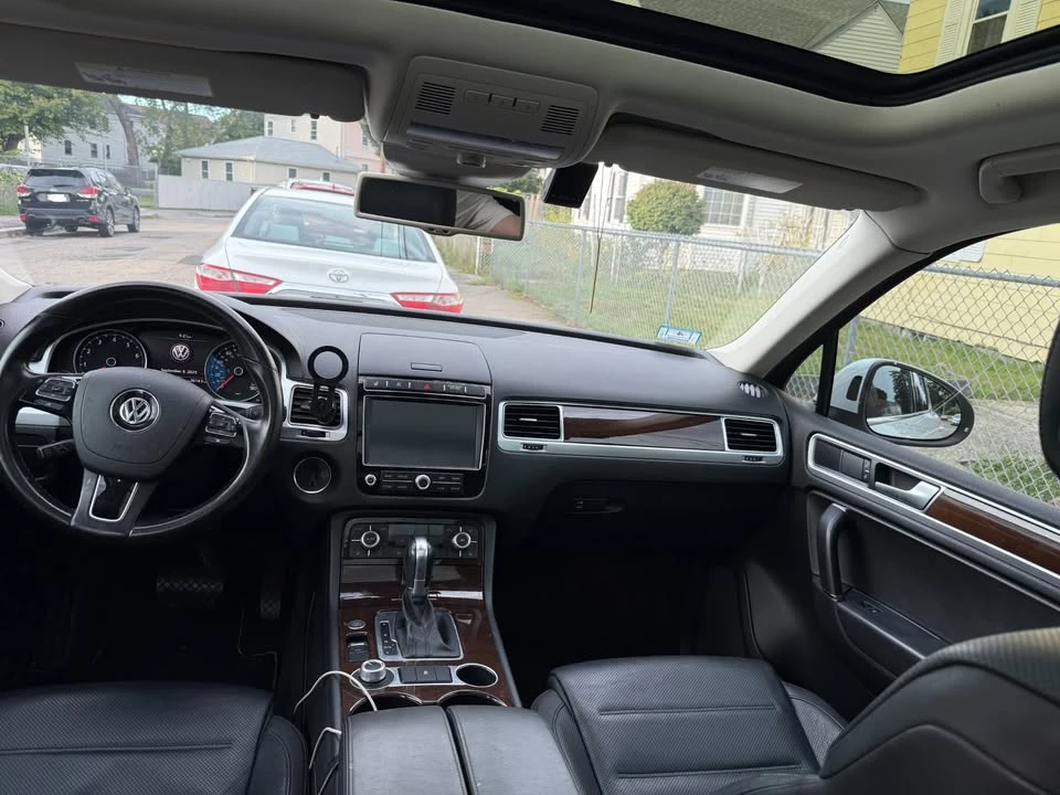 2016 Volkswagen Touareg - Image 5 of 8