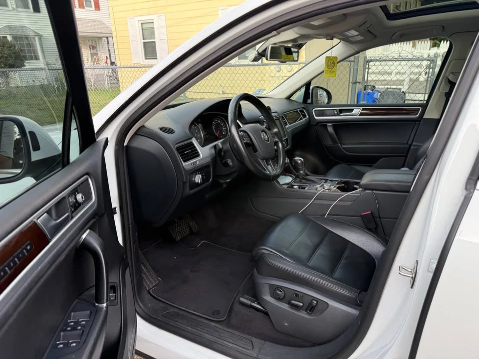2016 Volkswagen Touareg - Image 4 of 8