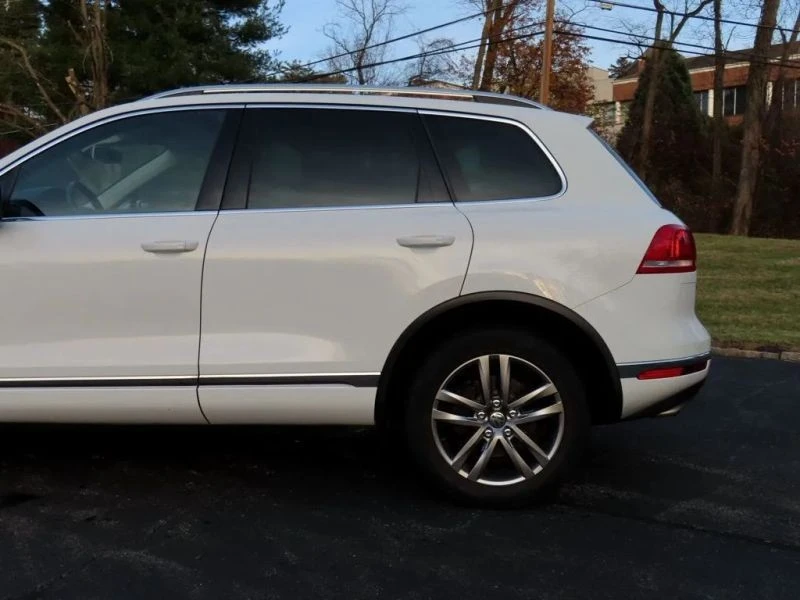 2016 Volkswagen Touareg - Image 12 of 12