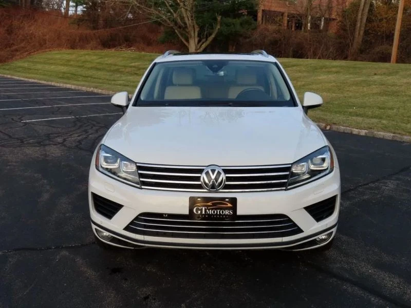 2016 Volkswagen Touareg - Image 3 of 12