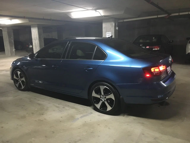 2016 Volkswagen A6 Jetta - Image 2 of 7