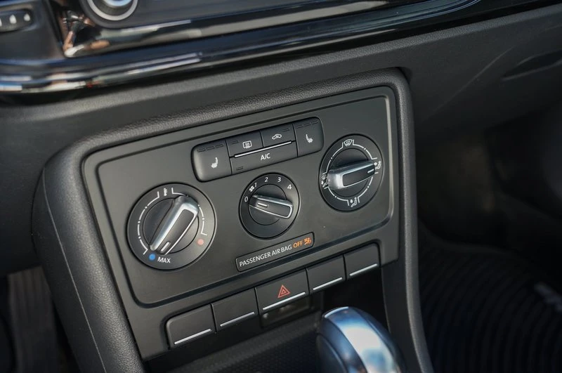 2016 Volkswagen A5 Beetle - Image 14 of 18