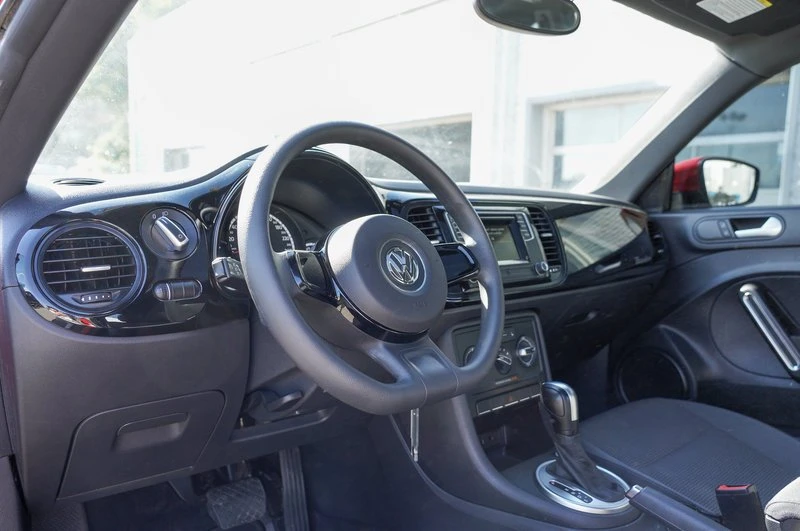 2016 Volkswagen A5 Beetle - Image 11 of 18