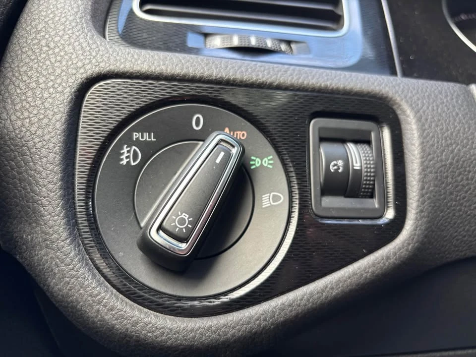 2016 Volkswagen GTI Mk7 - Image 11 of 19