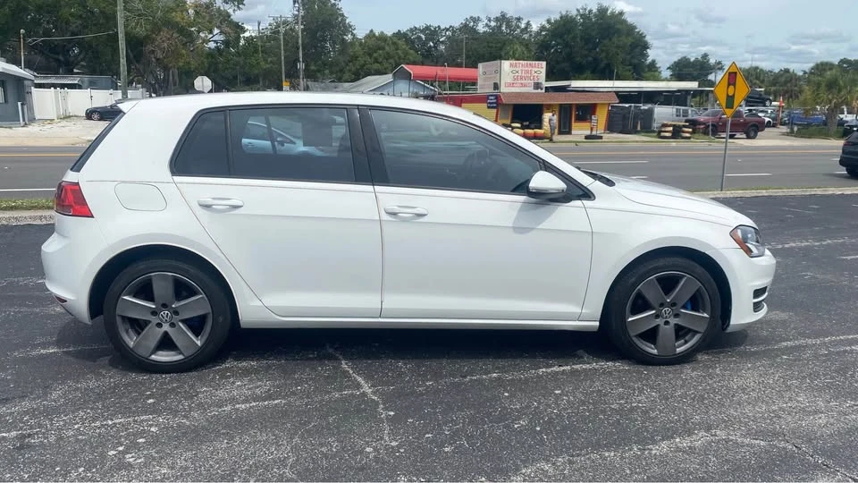 2016 Volkswagen Golf Mk7 - Image 2 of 12