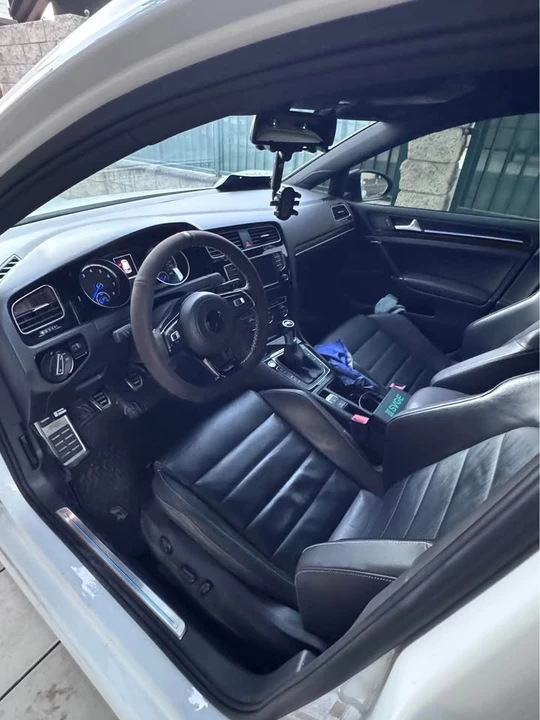 2016 Volkswagen Golf R Mk7 - Image 2 of 10