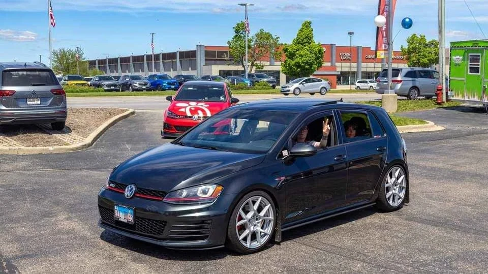 2016 Volkswagen GTI Mk7 - Image 8 of 16