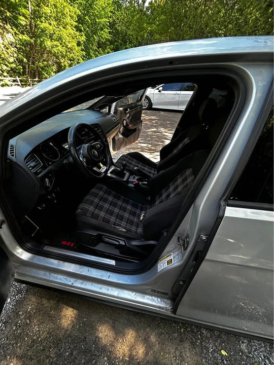 2016 Volkswagen GTI Mk7 - Image 9 of 15