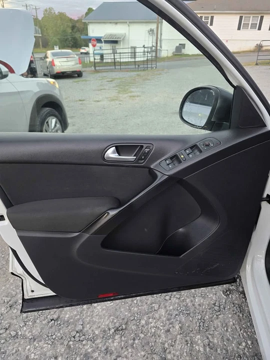 2016 Volkswagen Tiguan - Image 13 of 13