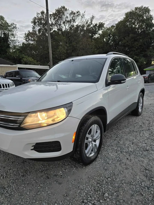 2016 Volkswagen Tiguan - Image 2 of 13