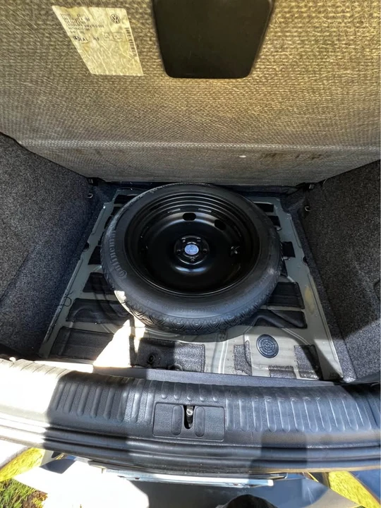 2016 Volkswagen Tiguan - Image 8 of 12
