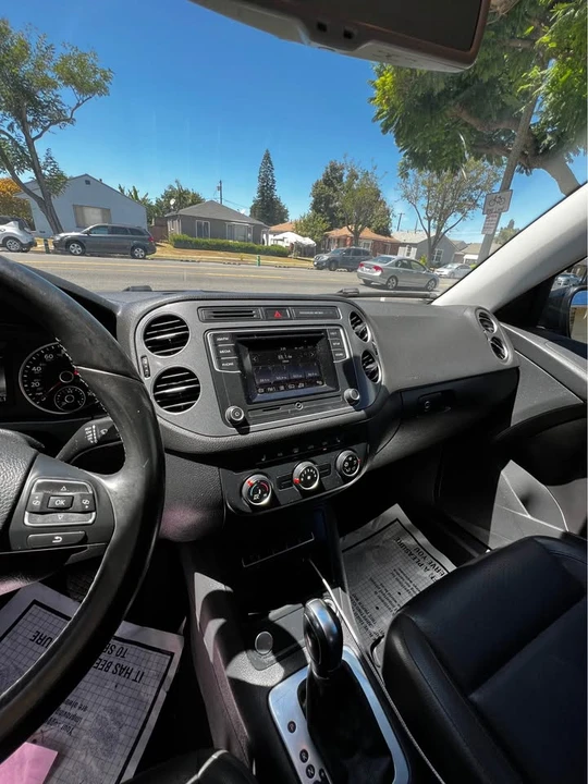 2016 Volkswagen Tiguan - Image 11 of 12