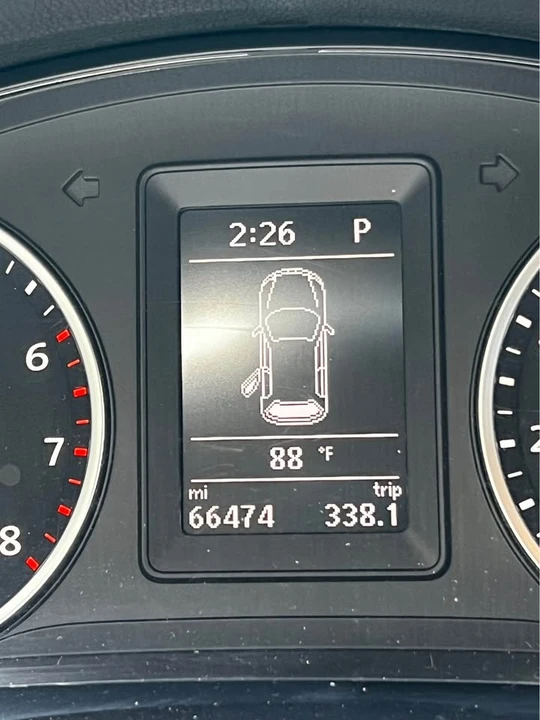 2016 Volkswagen Tiguan - Image 9 of 12