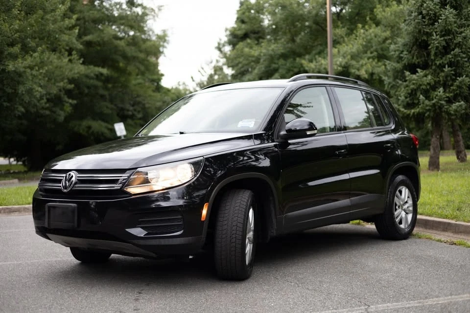 2016 Volkswagen Tiguan - Image 4 of 17